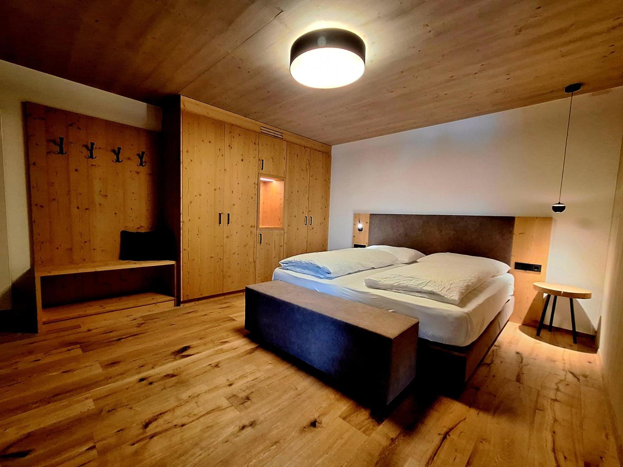 Hotel Tirolerhof เตเรนโต ภายนอก รูปภาพ