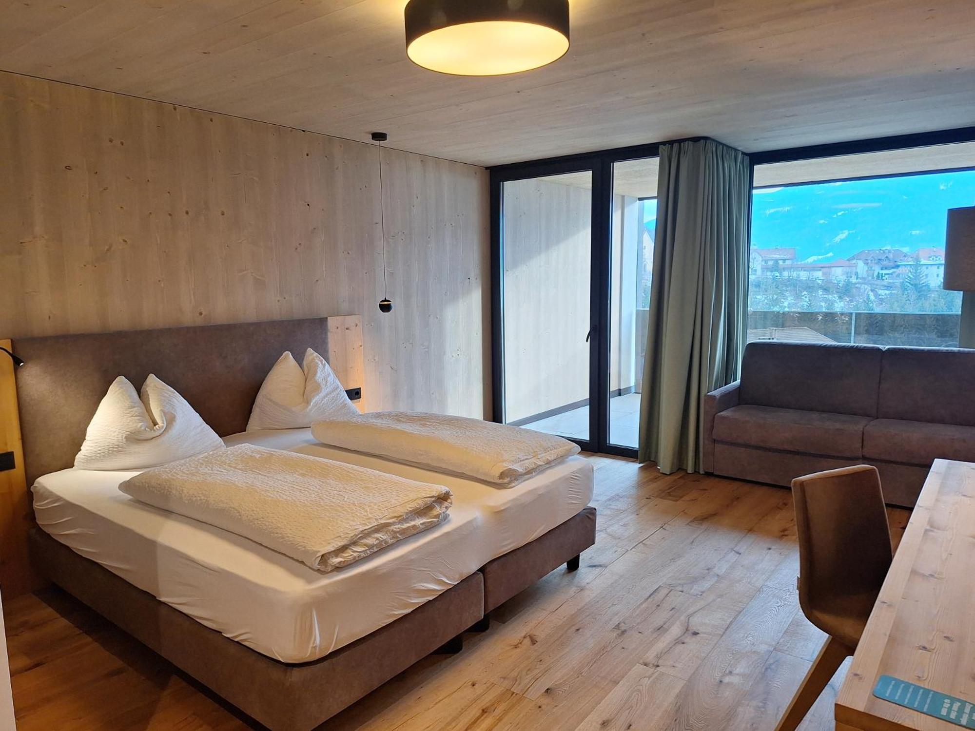 Hotel Tirolerhof เตเรนโต ภายนอก รูปภาพ