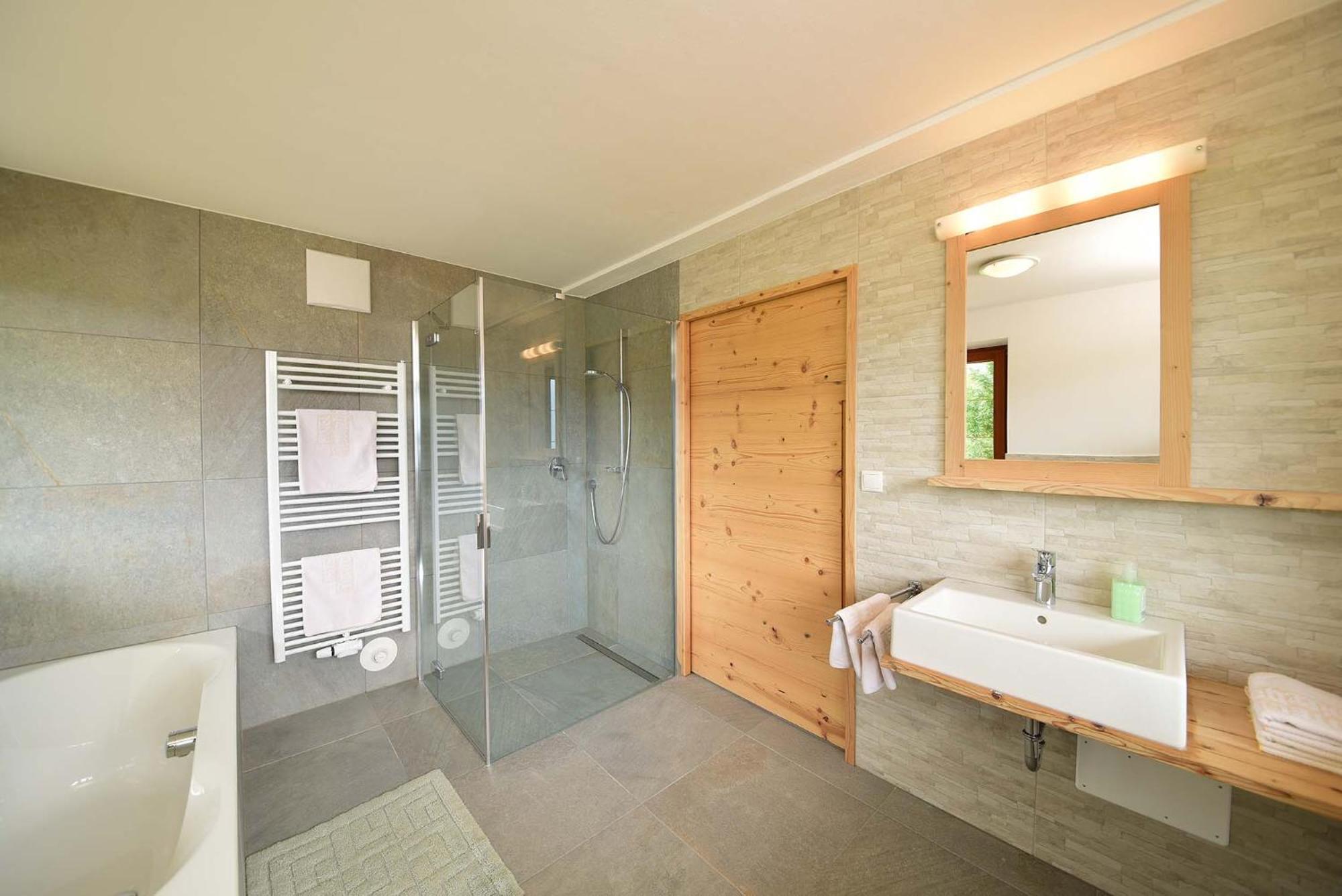 Hotel Tirolerhof เตเรนโต ภายนอก รูปภาพ