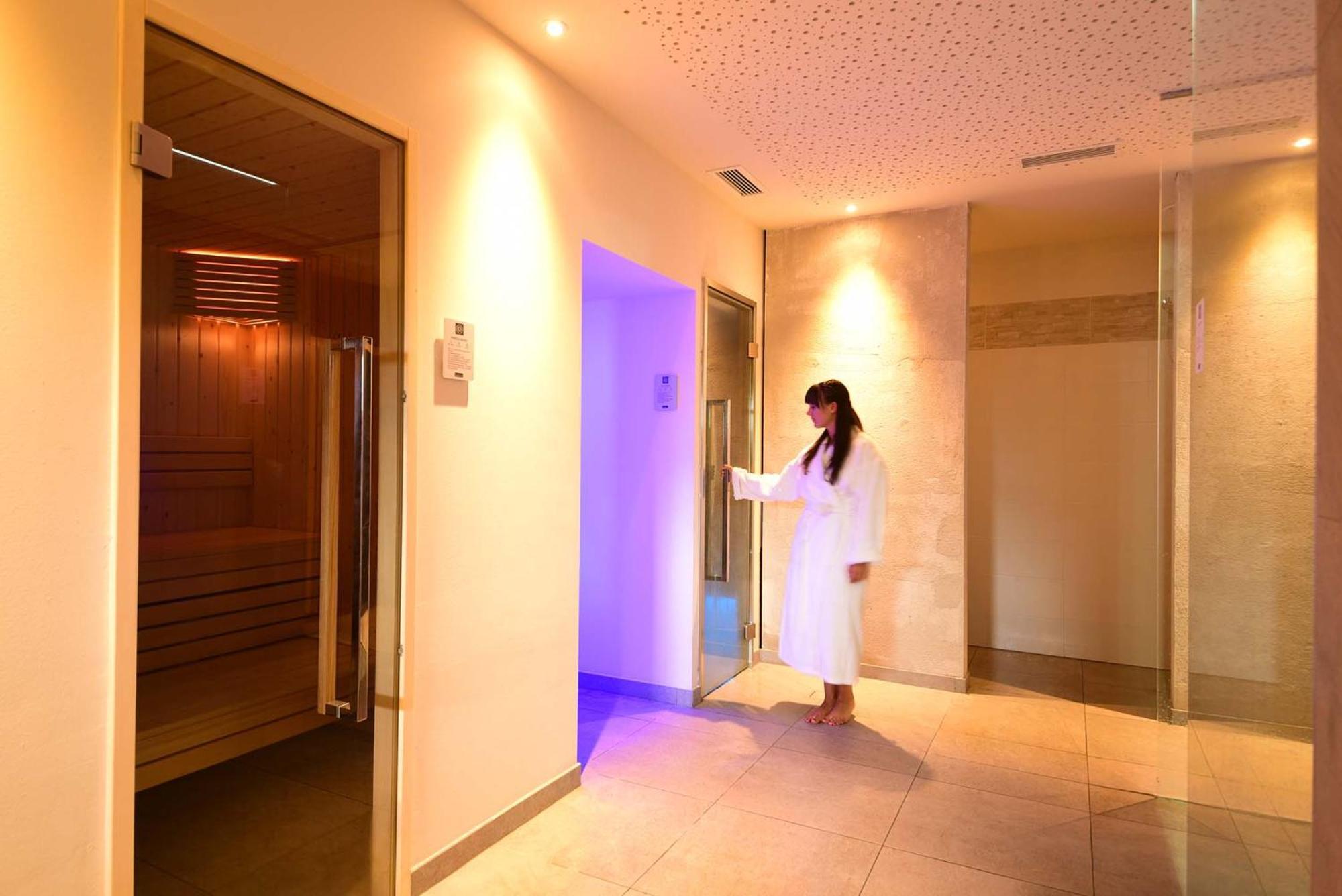 Hotel Tirolerhof เตเรนโต ภายนอก รูปภาพ