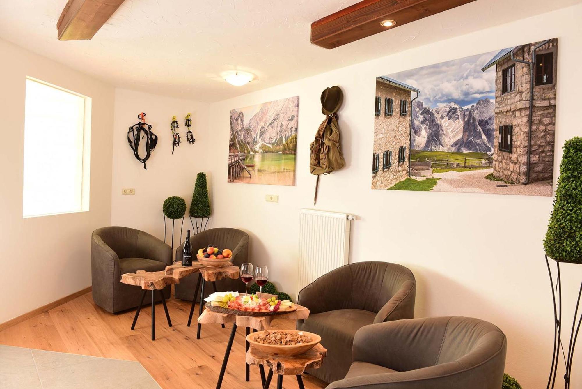 Hotel Tirolerhof เตเรนโต ภายนอก รูปภาพ